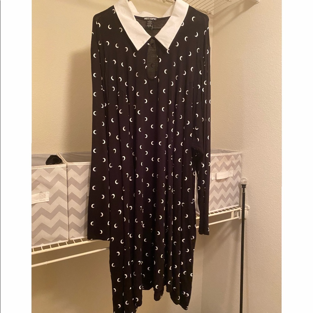 HT Moon Peter Pan Collar Dress